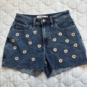 Hollister Floral Embroidered Denim Shorts High Rise Raw Hem Daisy Jean Shorts